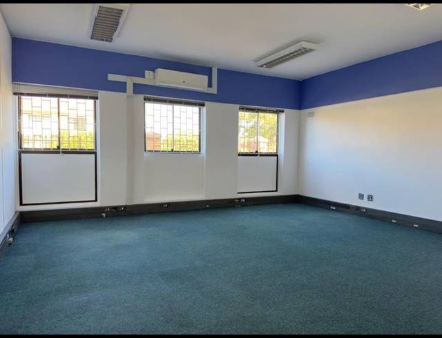 BUSINESS PROPERTY TO RENT IN CLAREMONT